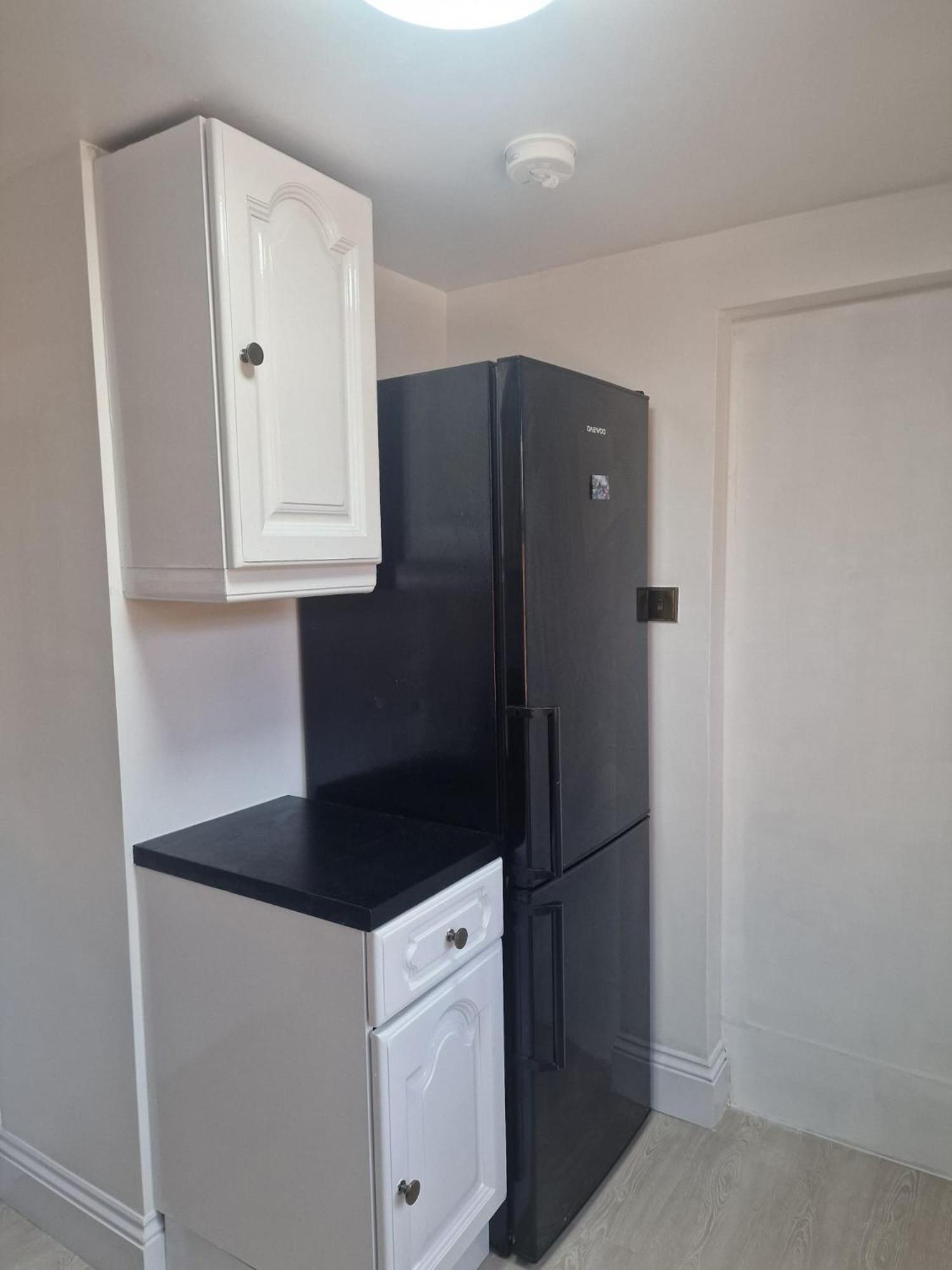 Studio Flat On Straight Road, Harold Hill, Havering Eksteriør billede